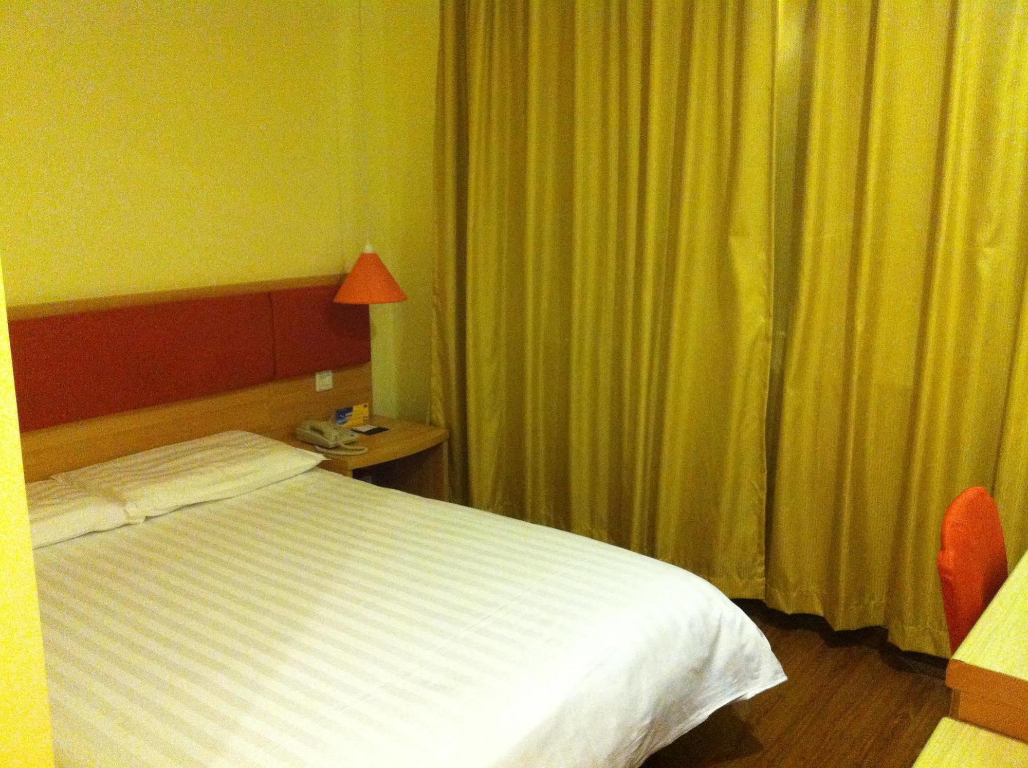 Home Inn Shanghai Century Park Exterior foto